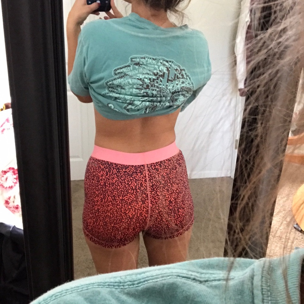 Nike Pros - Picture 3 of 3